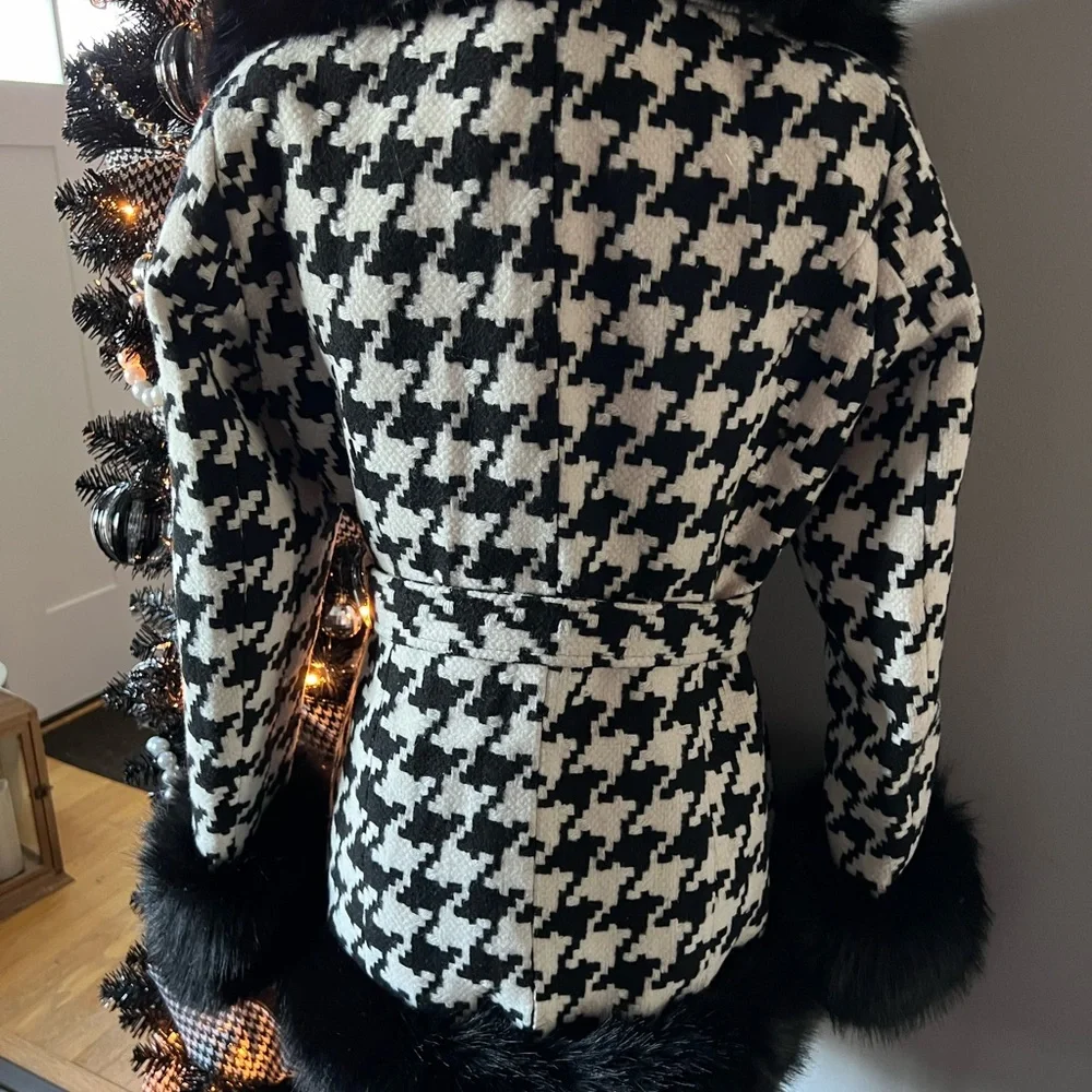 New listing added for this updated coat style!STUNNING Houndstooth Coat - Picture 4 of 8